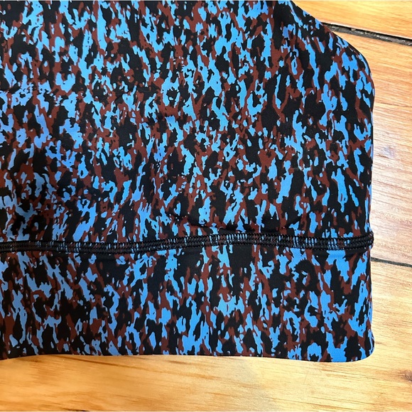 Lululemon sports bra - Picture 3 of 6